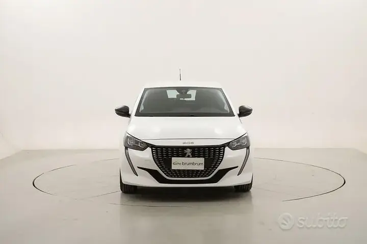 Peugeot 208 2023 photo 2