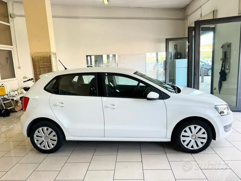 Volkswagen Polo 2011 photo 3
