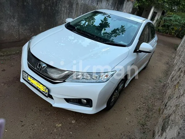 Honda Grace 2015 photo 2