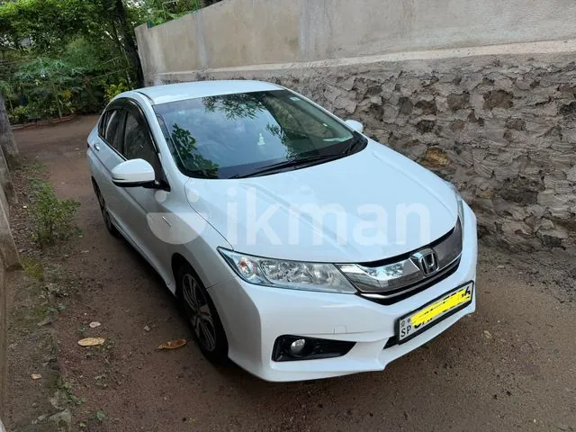 Honda Grace 2015 photo 3
