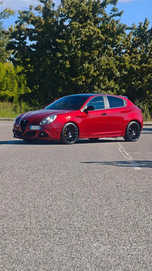 Alfa Romeo Giulietta 2011 photo 2