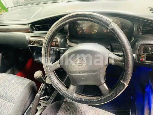 Nissan Bluebird 1997 photo 3