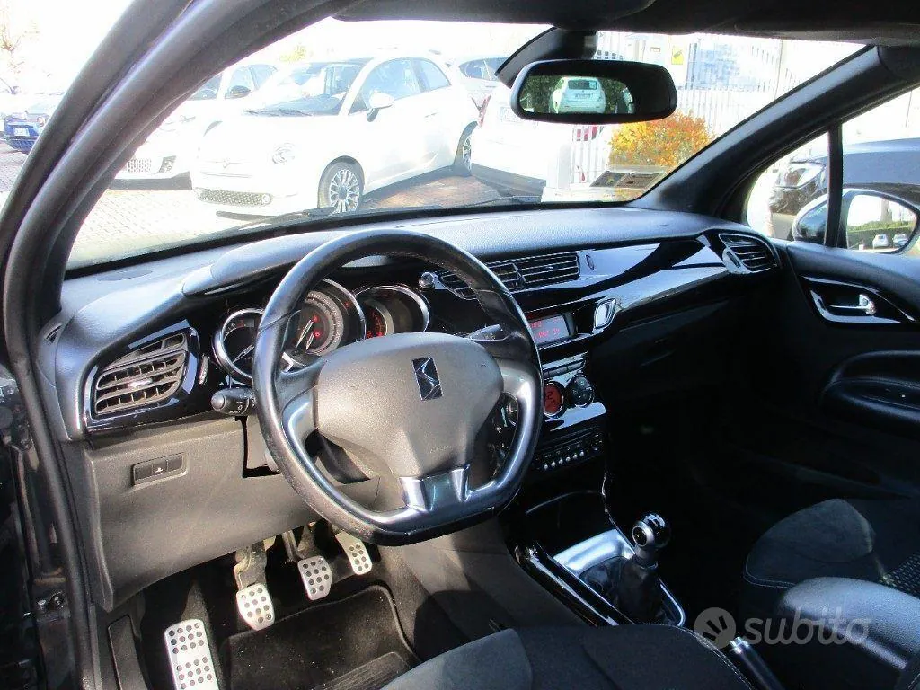 DS Automobiles Ds 3 2011 photo 5