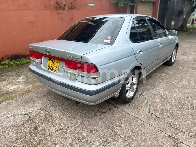 Nissan Sunny 2000 photo 5