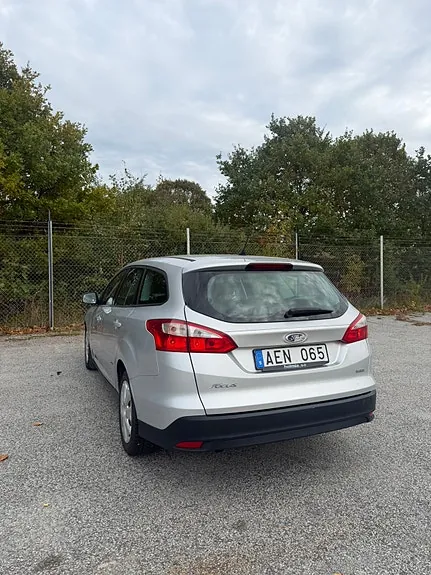 Ford Focus 2012 photo 3