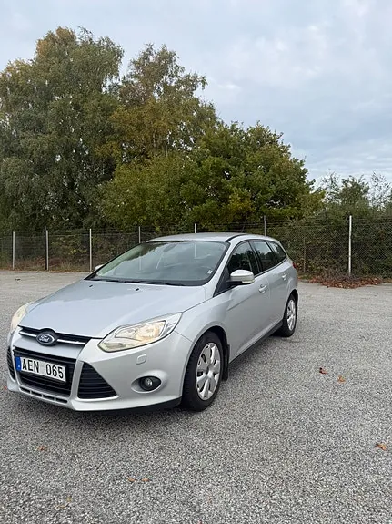 Ford Focus 2012 photo 2