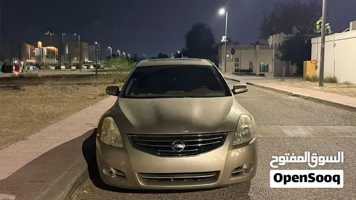 Nissan Altima 2010 photo 2