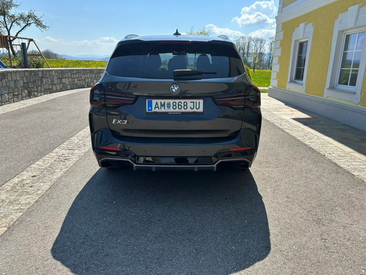 BMW Ix3 2023 photo 3
