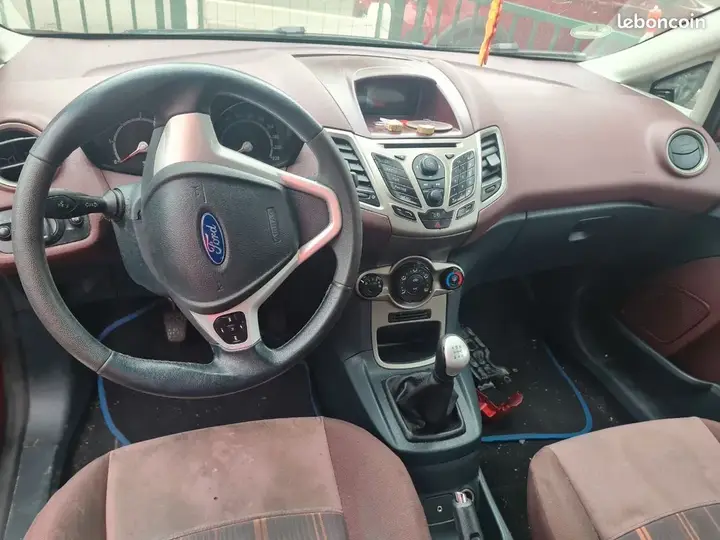 Ford Fiesta 2009 photo 2