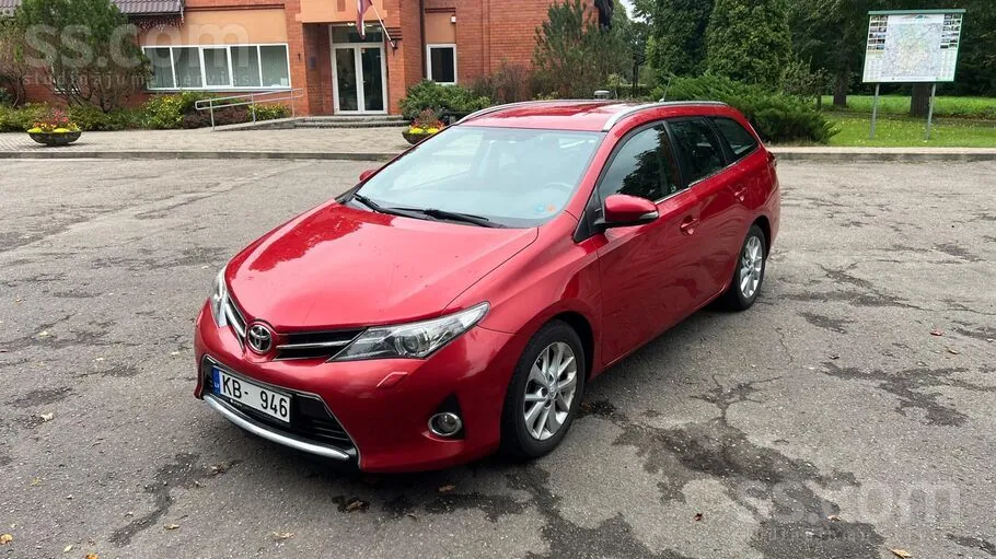 Toyota Auris 2015 photo 4