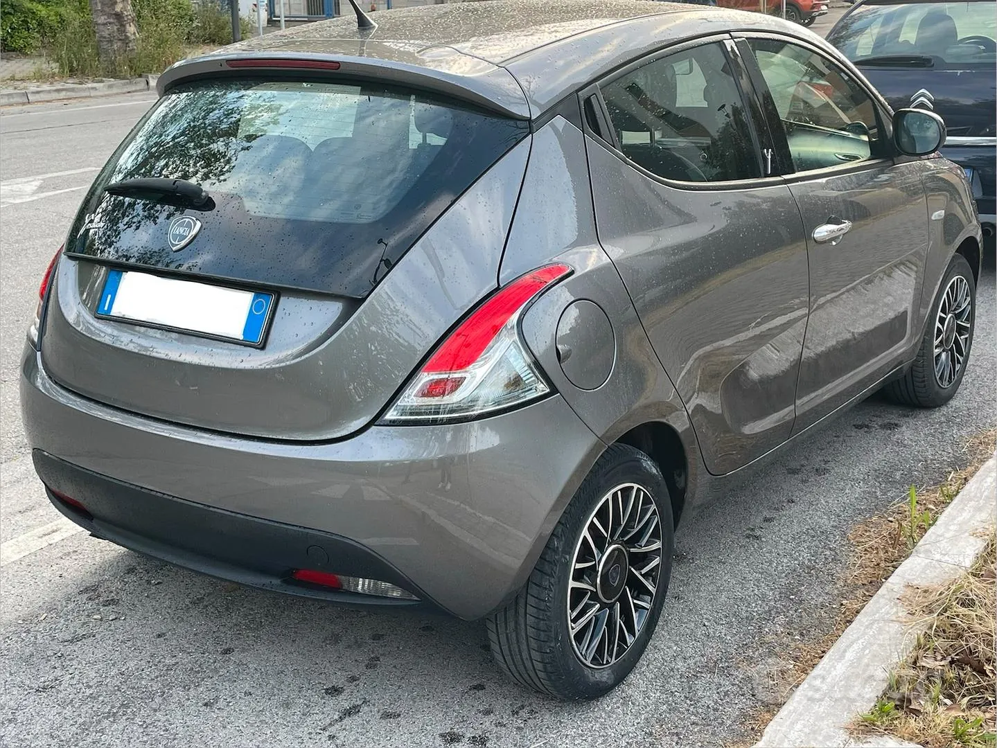 Lancia Ypsilon 2012 photo 2