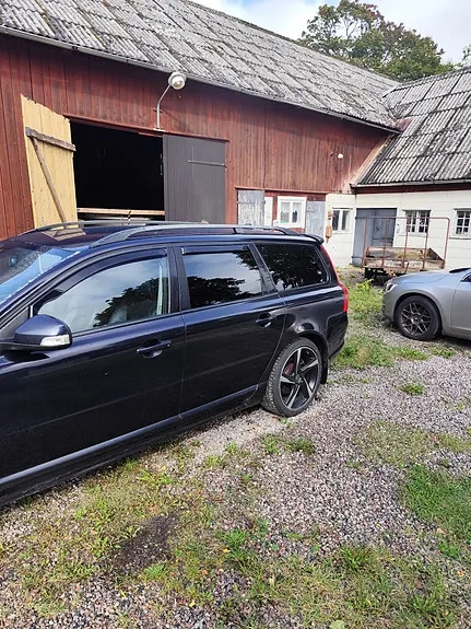 Volvo V70 2010 photo 2