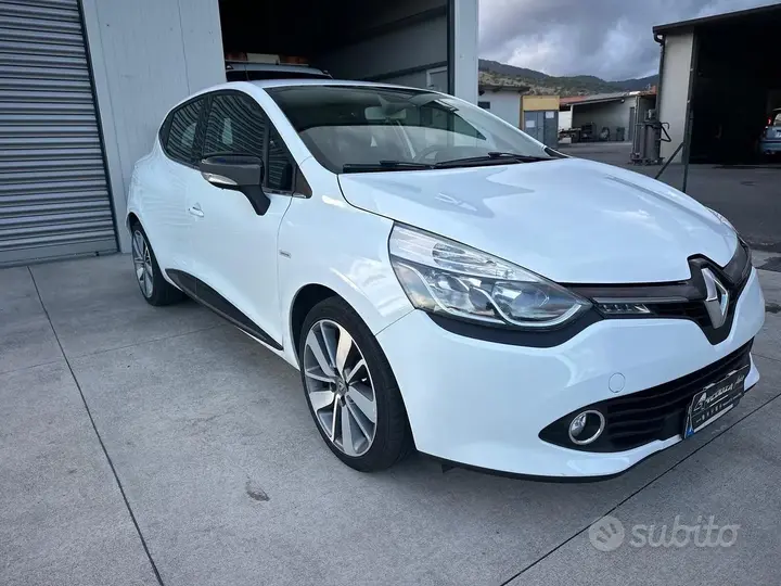 Renault Clio 2015 photo 2