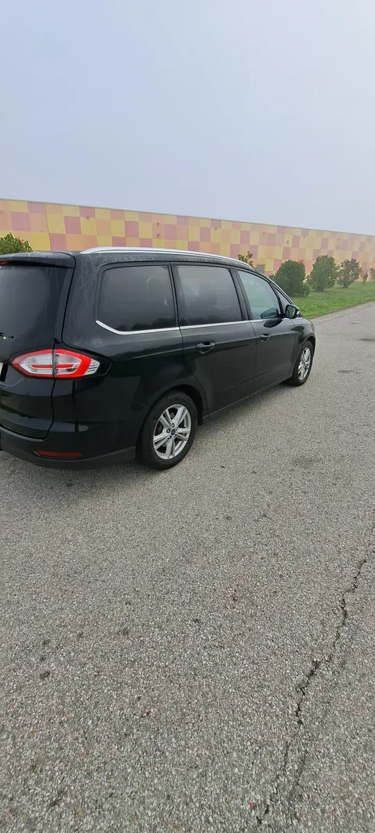 Ford Galaxy 2017 photo 2
