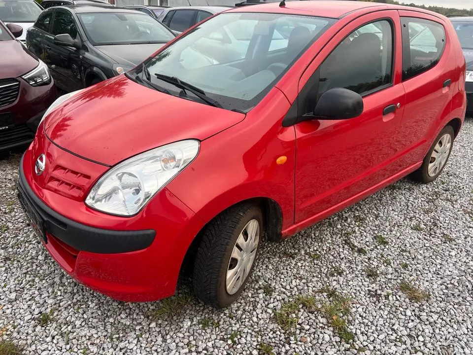 Nissan Pixo