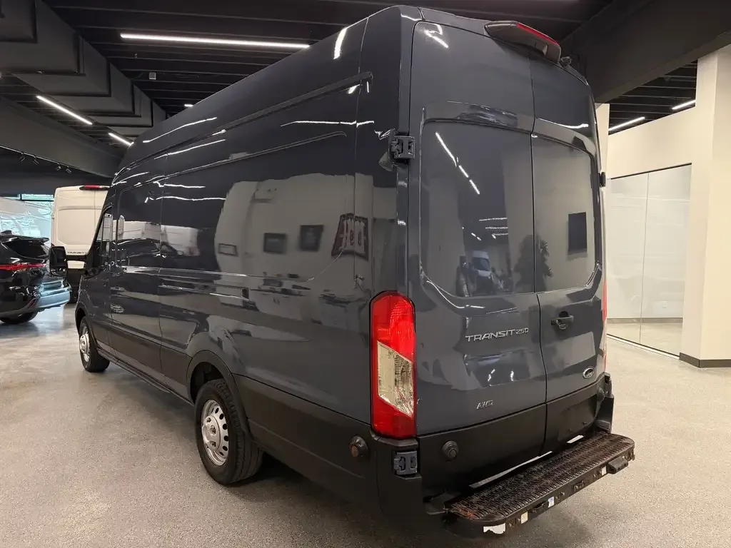 Ford Transit 2021 photo 3