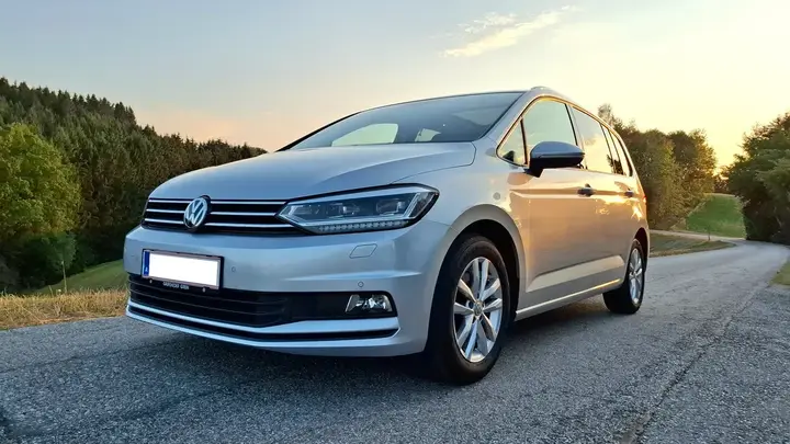 Volkswagen Touran 2018 photo 3