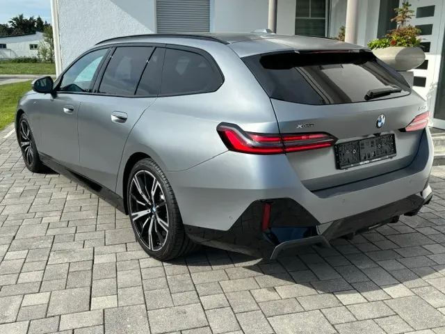 BMW 5 Series 2024 photo 3