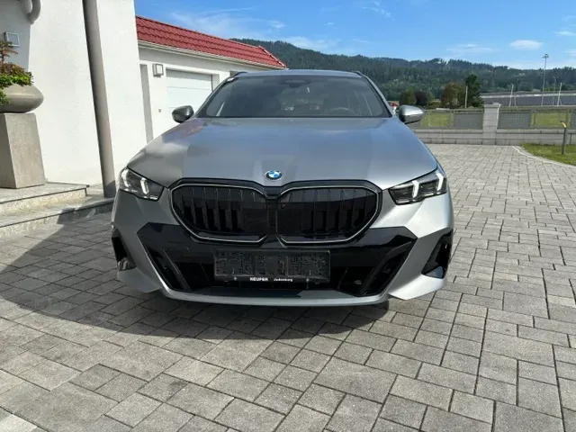BMW 5 Series 2024 photo 2