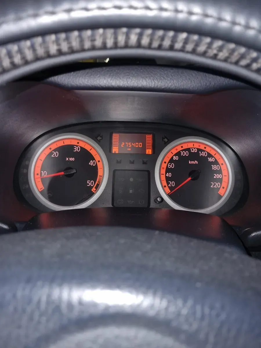 Renault Clio 2005 photo 2