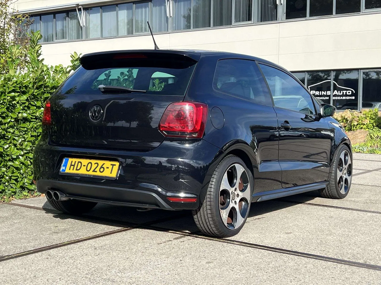 Volkswagen Polo 2011 photo 2