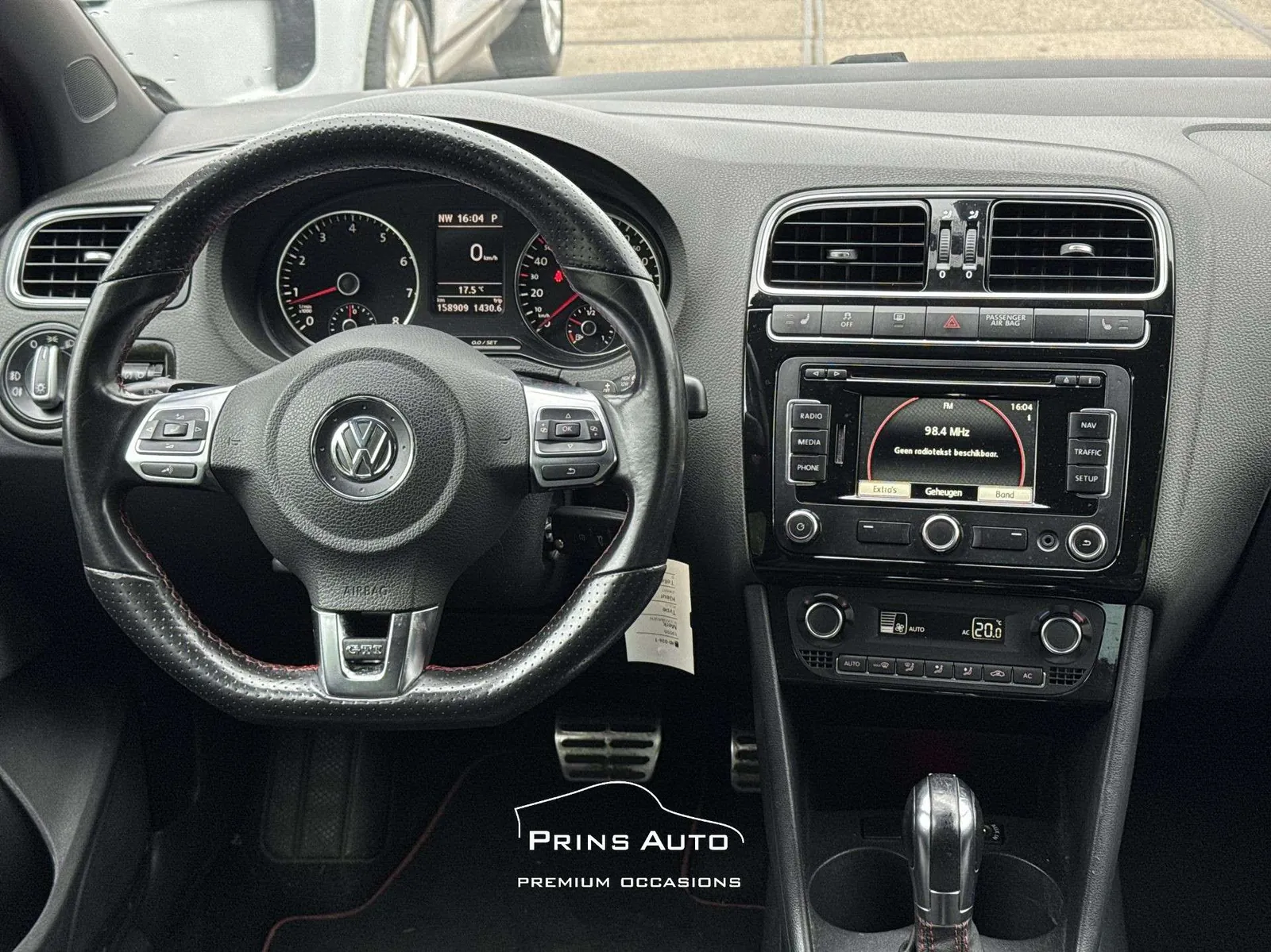 Volkswagen Polo 2011 photo 3