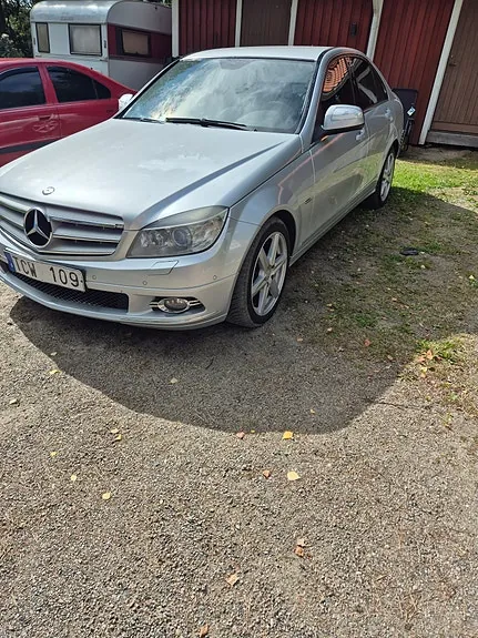 Mercedes-Benz C320