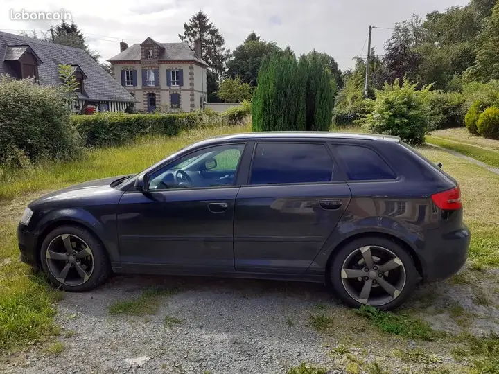 Audi A3 2010 photo 2
