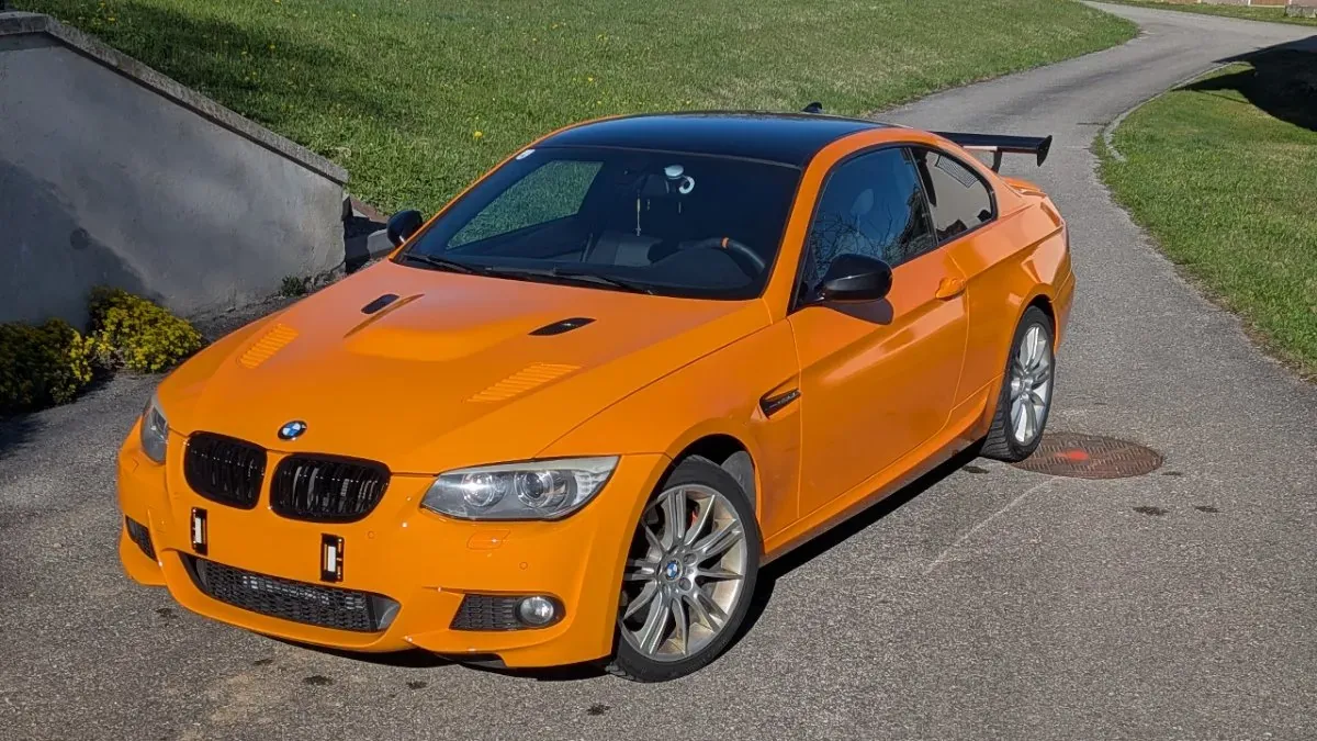 BMW 3 Series 2010 photo 2