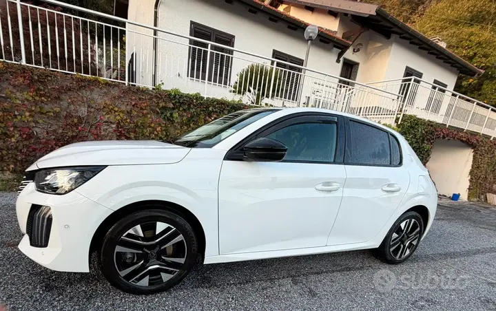 Peugeot 208 2024 photo 4