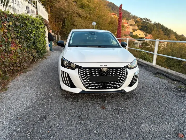 Peugeot 208 2024 photo 5