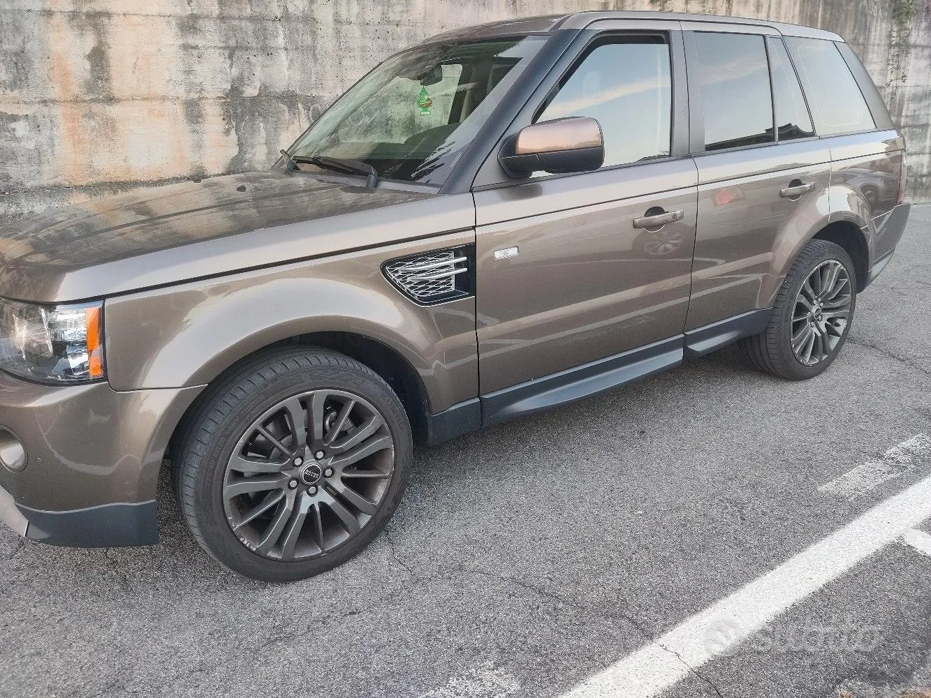 Land Rover Range Rover Sport 2012 photo 2
