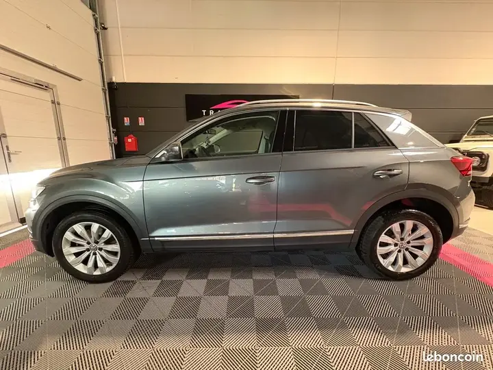 Volkswagen T-Roc 2018 photo 2
