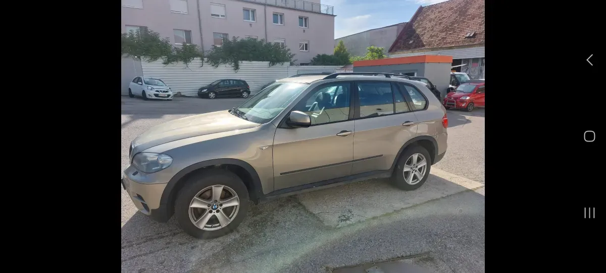 BMW X5 2011 photo 2