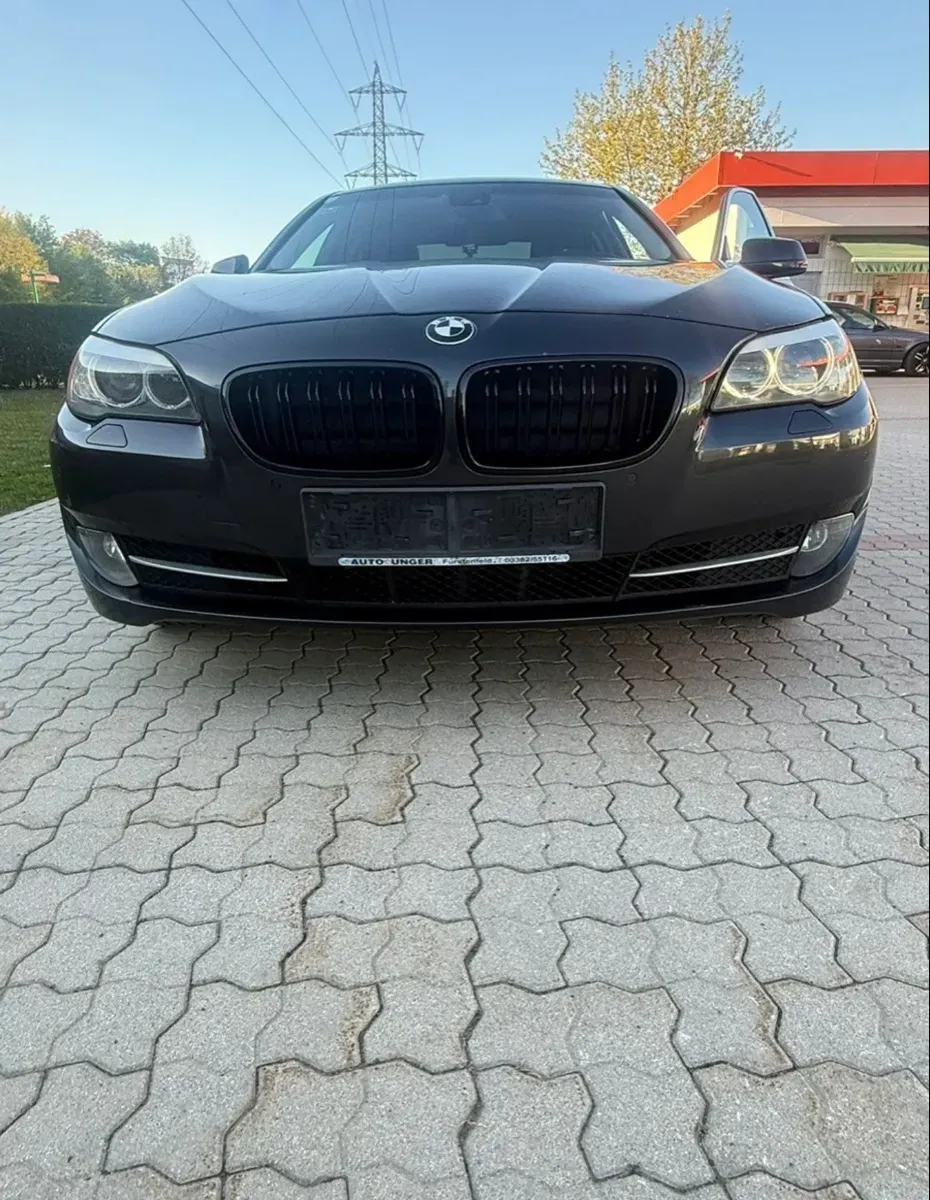 BMW 5 Series 2010 photo 3
