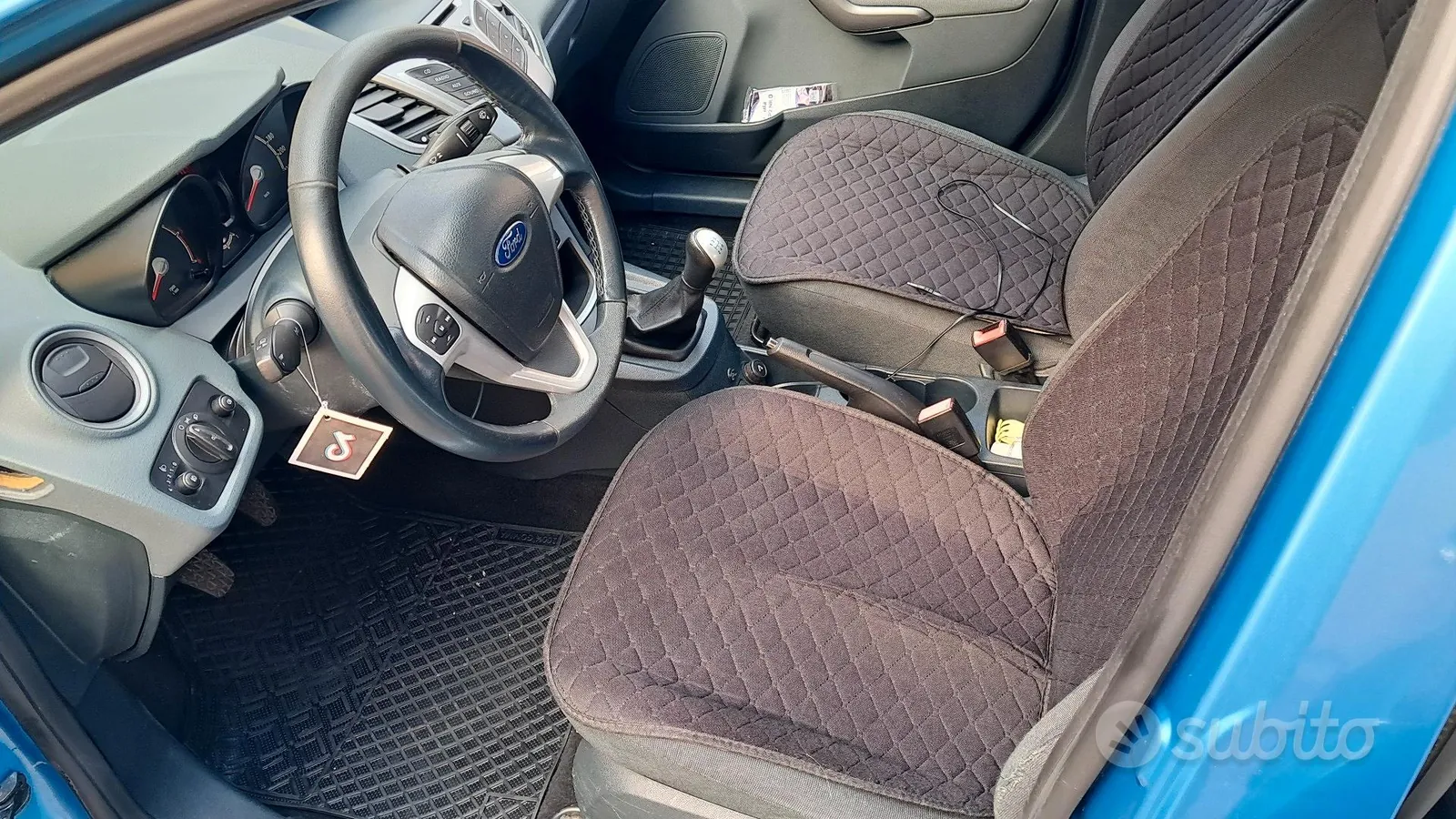 Ford Fiesta 2010 photo 2