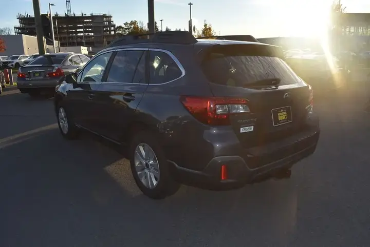 Subaru Outback 2018 photo 3