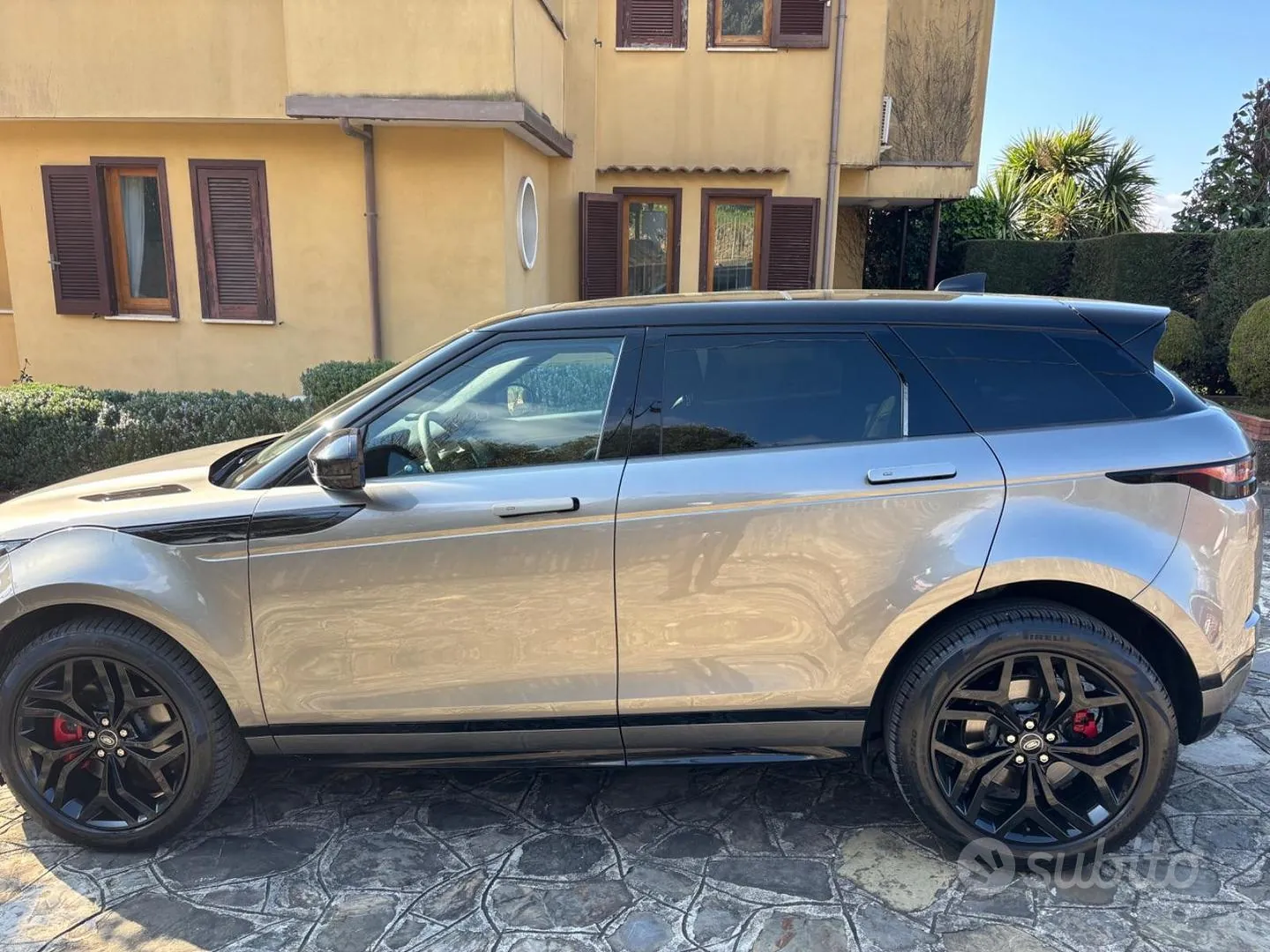 Land Rover Range Rover Evoque 2022 photo 3