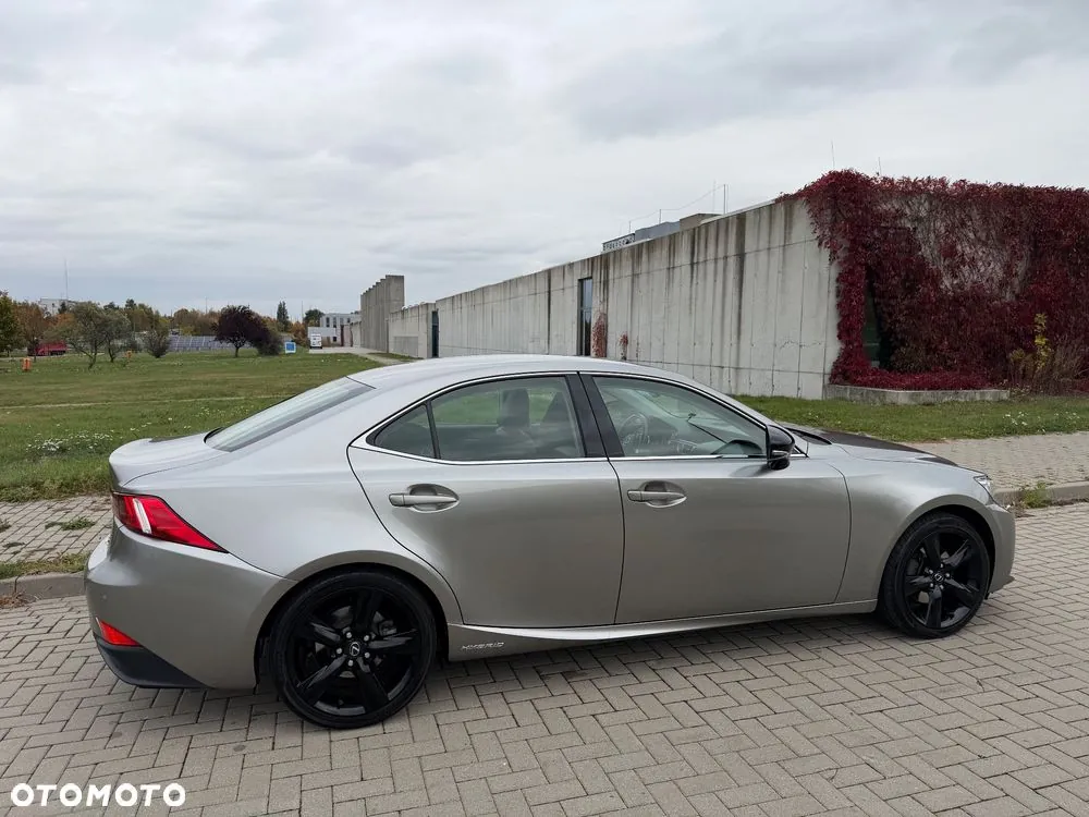 Lexus Is 2016 photo 3