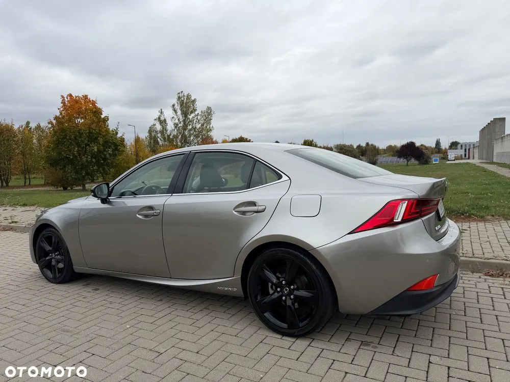 Lexus Is 2016 photo 2