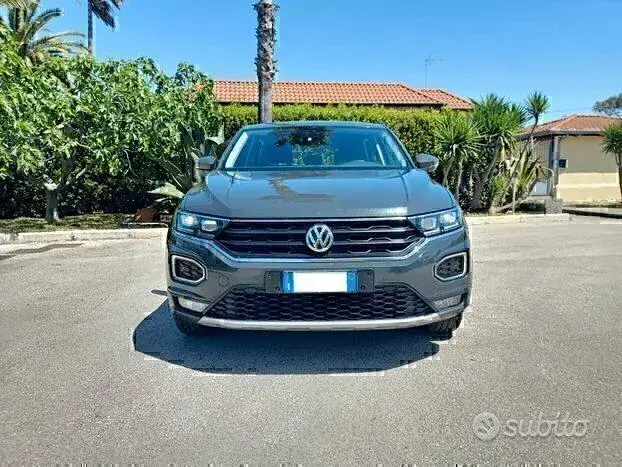 Volkswagen T-Roc 2019 photo 2