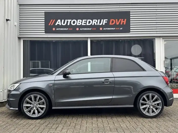 Audi A1 2015 photo 2