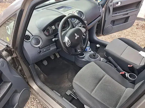Mitsubishi Colt 2009 photo 5