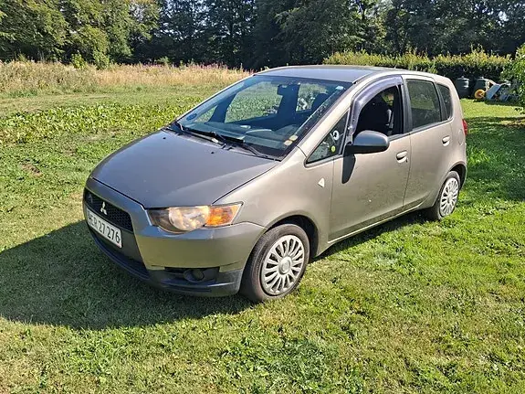 Mitsubishi Colt 2009 photo 2