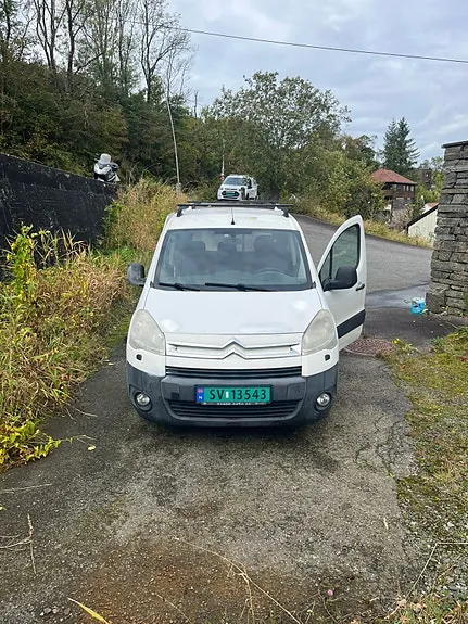 Citroen Berlingo 2011 photo 2