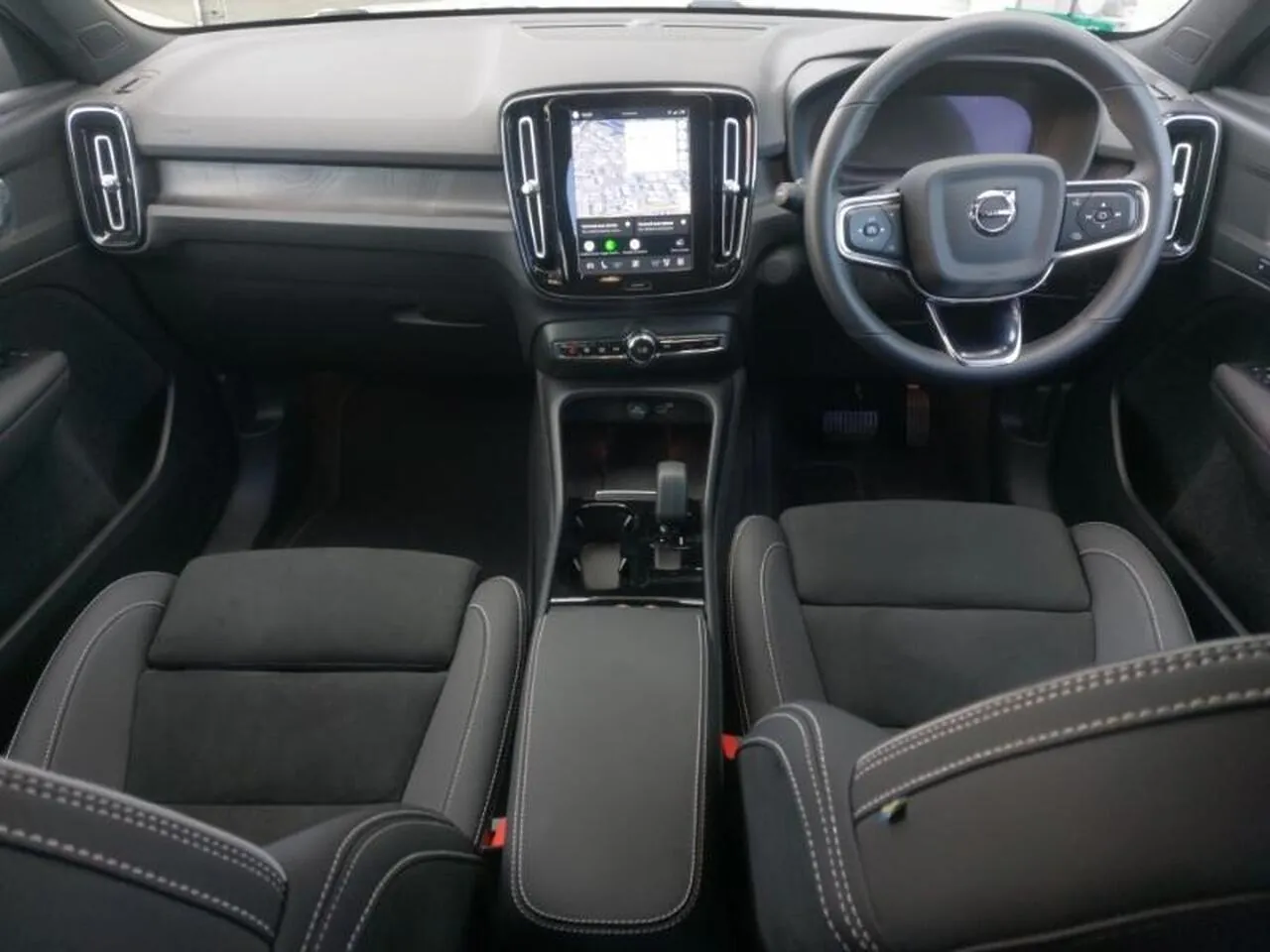 Volvo Ex40 2025 photo 3