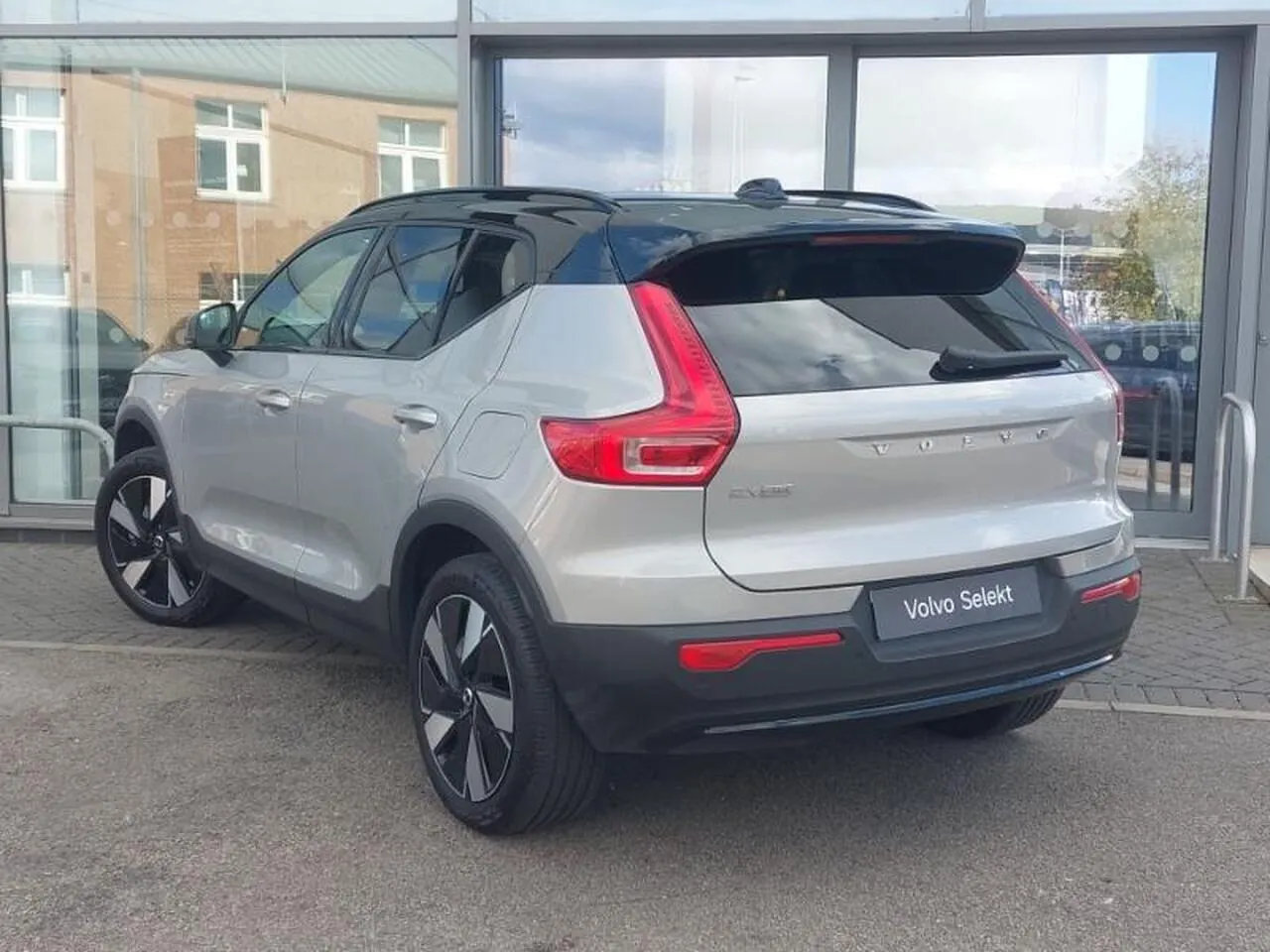Volvo Ex40 2025 photo 2