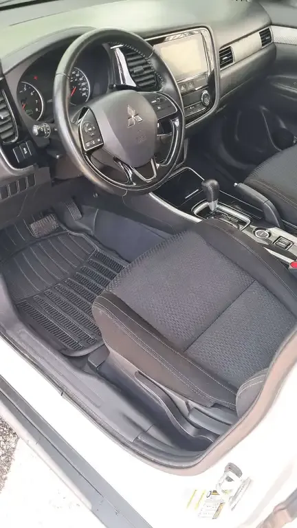 Mitsubishi Outlander 2018 photo 5