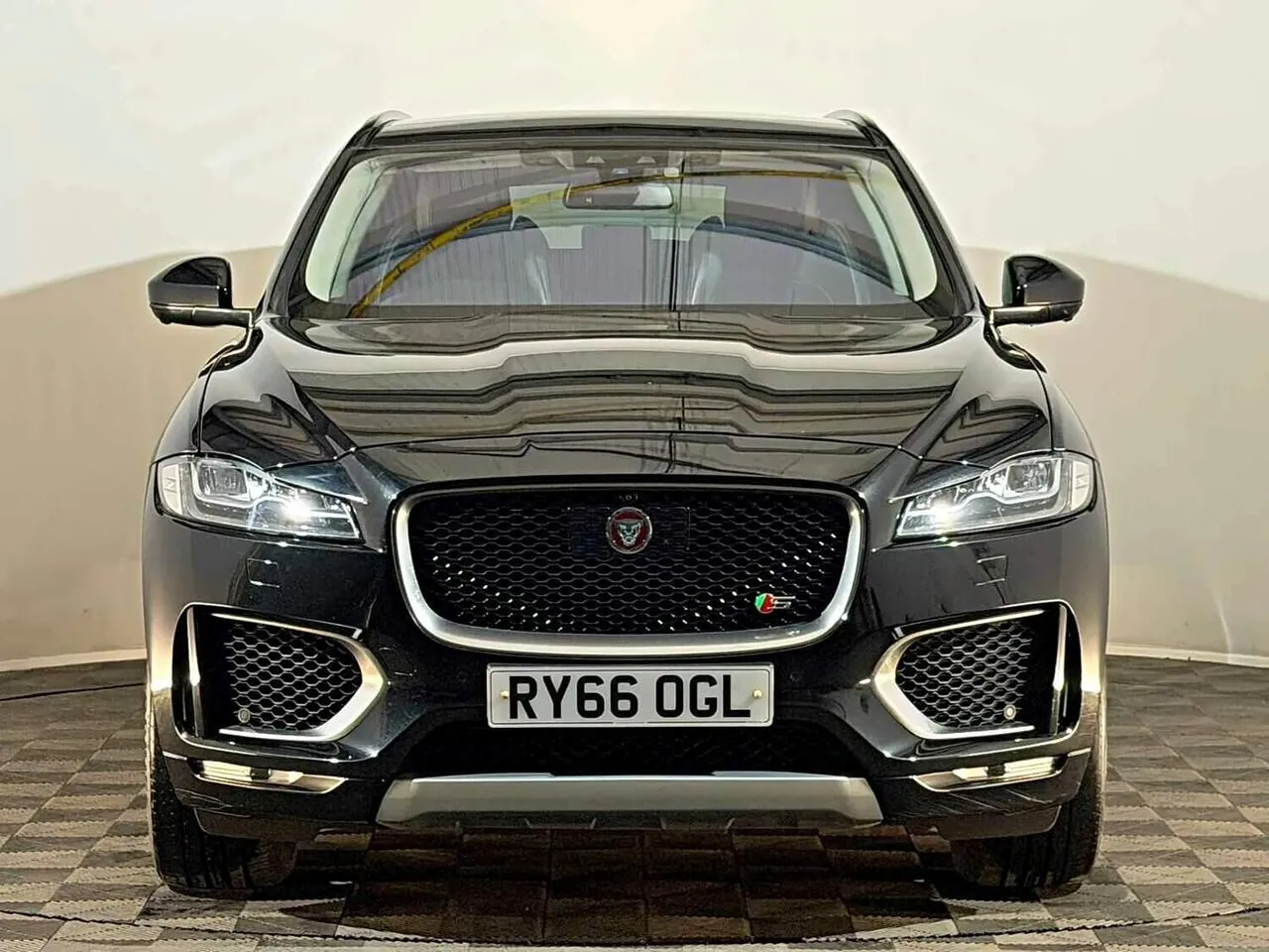 Jaguar F-Pace 2016 photo 3