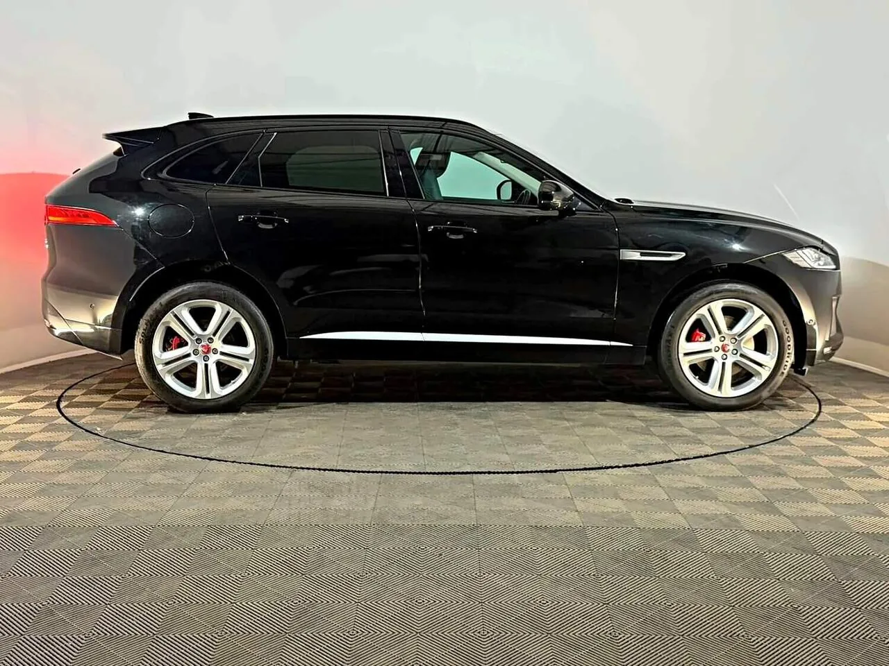 Jaguar F-Pace 2016 photo 5